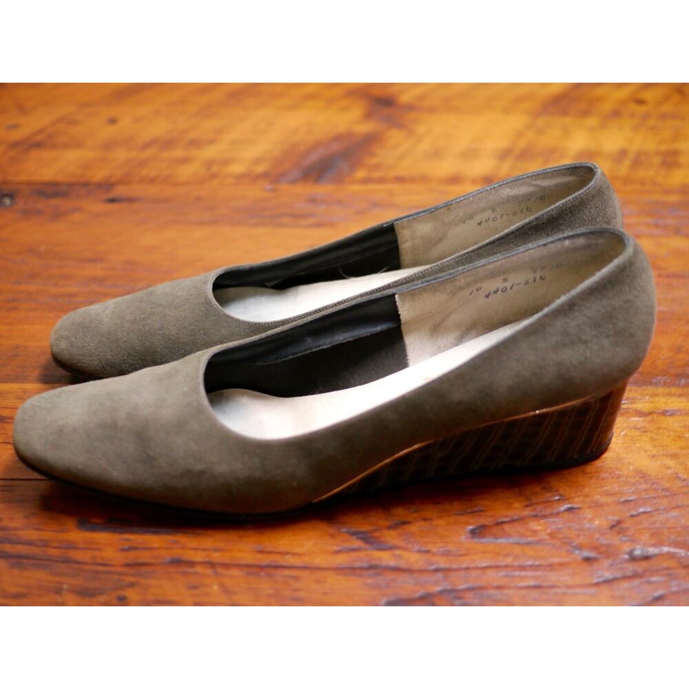 Vtg FRANK CARDONE Olive Green Leather Suede Faux Alligator Wedges Pumps 10 41